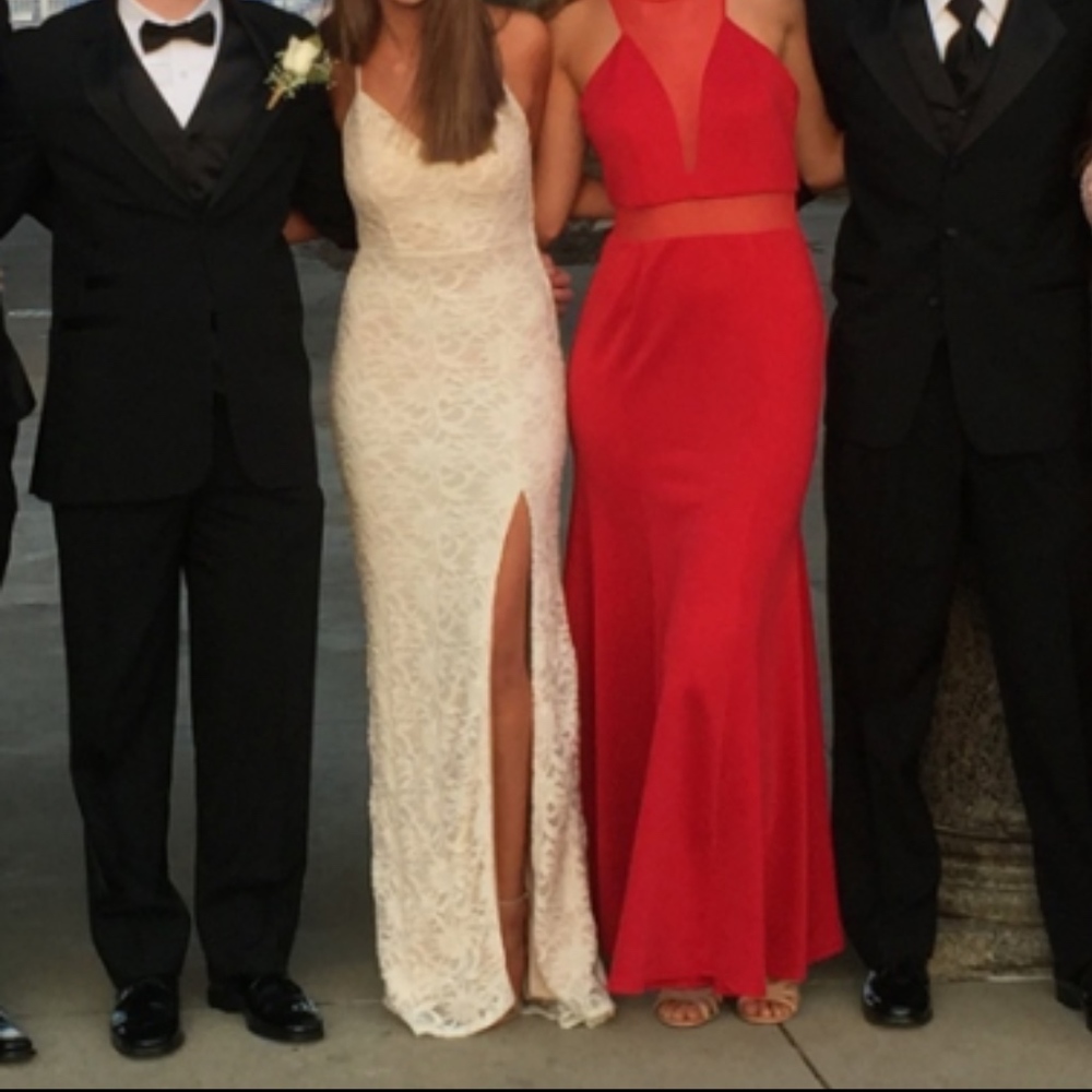 CREME WHITE PROM DRESS - Picture 3 of 5